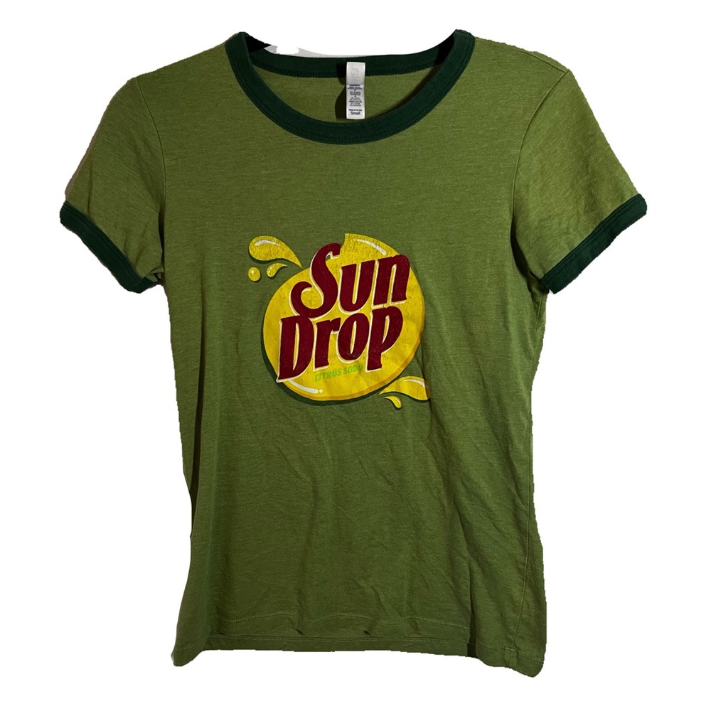 Small Graphic tee womens